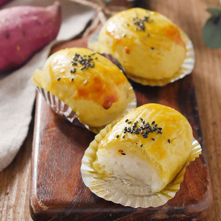 木製プレートに並んだスイートポテトおはぎ