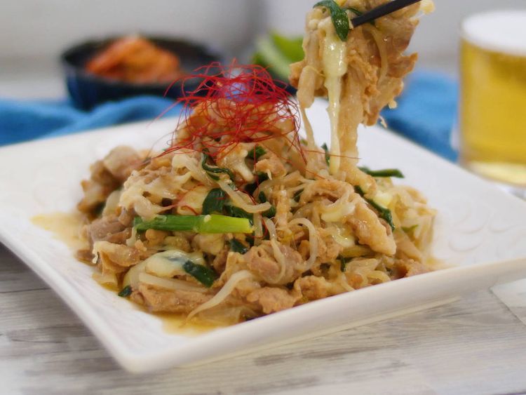 いつもの野菜炒めが変身 豚こま肉のチーズプルコギ Macaroni いつもの野菜炒めが変身 豚こま肉のチーズプルコギ Macaroni