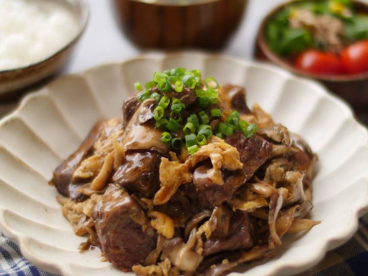 舞茸マジックで柔らか 牛肉のふわふわ卵炒め Macaroni