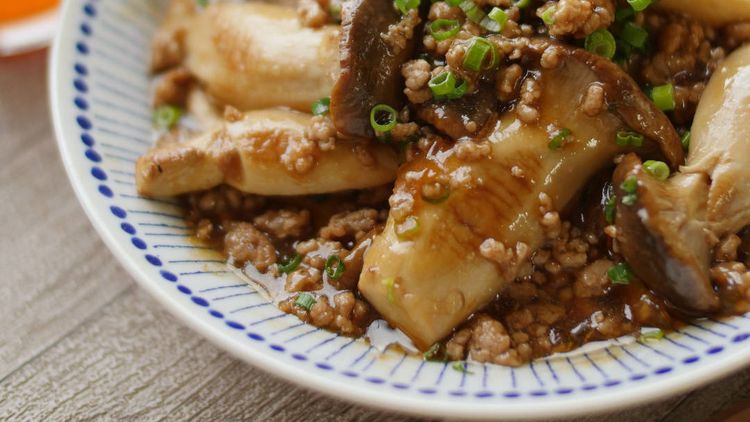 噛みしめて至福 まるごとエリンギのそぼろ煮 Macaroni