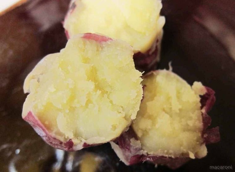 オーブンで作った焼き芋の断面