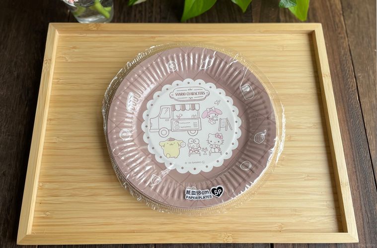 ダイソーの紙皿 サンリオキャラクター
