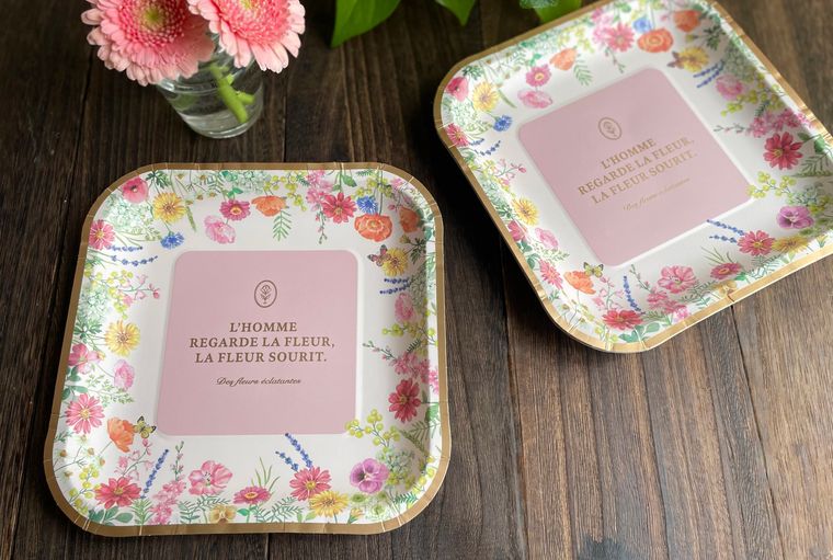 セリアのスクエア フローラルプレート