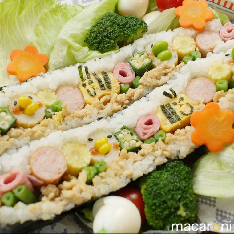 皿に盛り付けたソーセージで萌え断おにロング