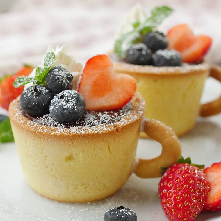 お皿に盛られたマグカップクッキータルト