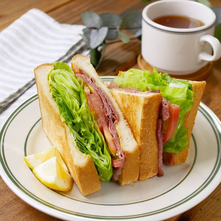 食パンで作る ローストビーフサンド