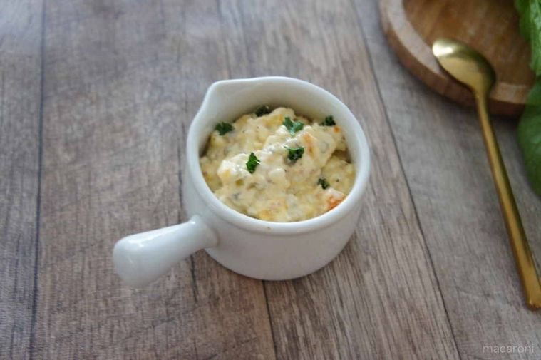 器に盛られたタルタルソース