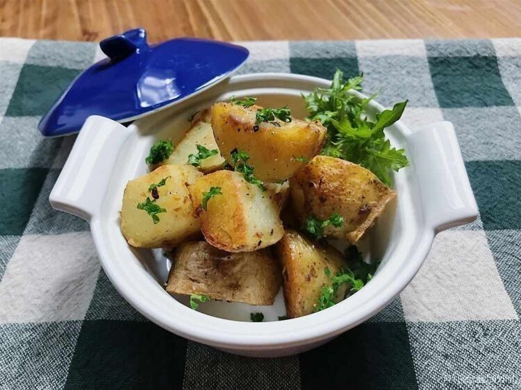 基本レシピ アンチョビポテトでおうちバル アレンジも紹介 Macaroni