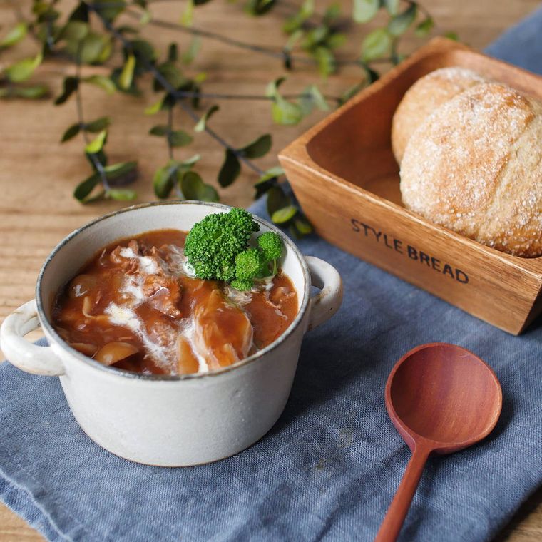 ブロッコリーの緑が映える、ほっこりきのこのビーフスープ