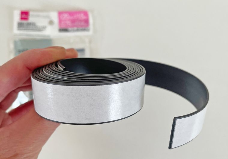 ダイソーのマグネットテープ