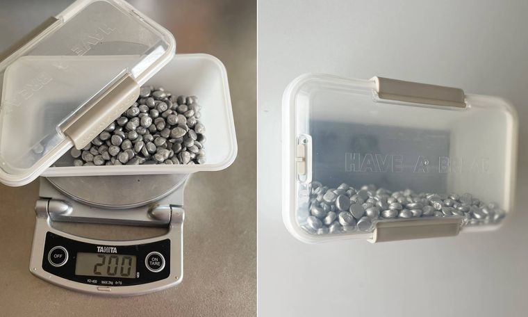 プラスチック容器に重石を入れてマグネットテープの耐久性を検証