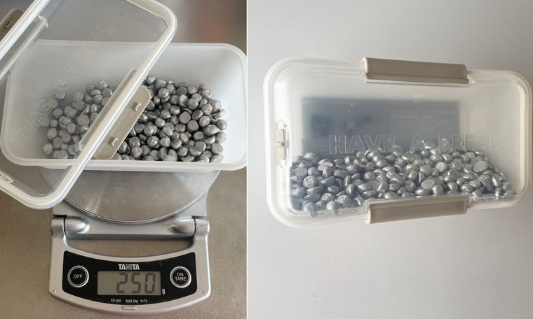 プラスチック容器に重石を入れてマグネットテープの耐久性を検証