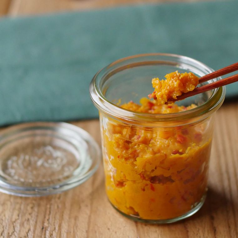 ガラス瓶に入った柚子こしょう