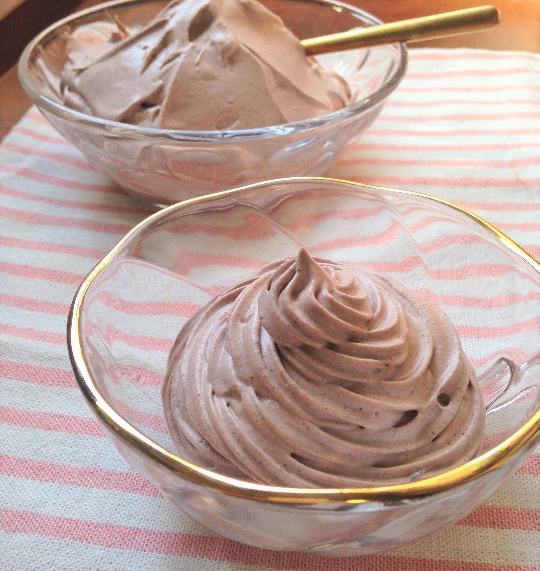 失敗知らず！チョコ生クリーム（チョコホイップ）の作り方と活用レシピ5選 (2ページ目) - Macaroni