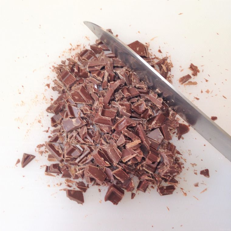 失敗知らず チョコ生クリーム チョコホイップ の作り方と活用レシピ5選 Macaroni