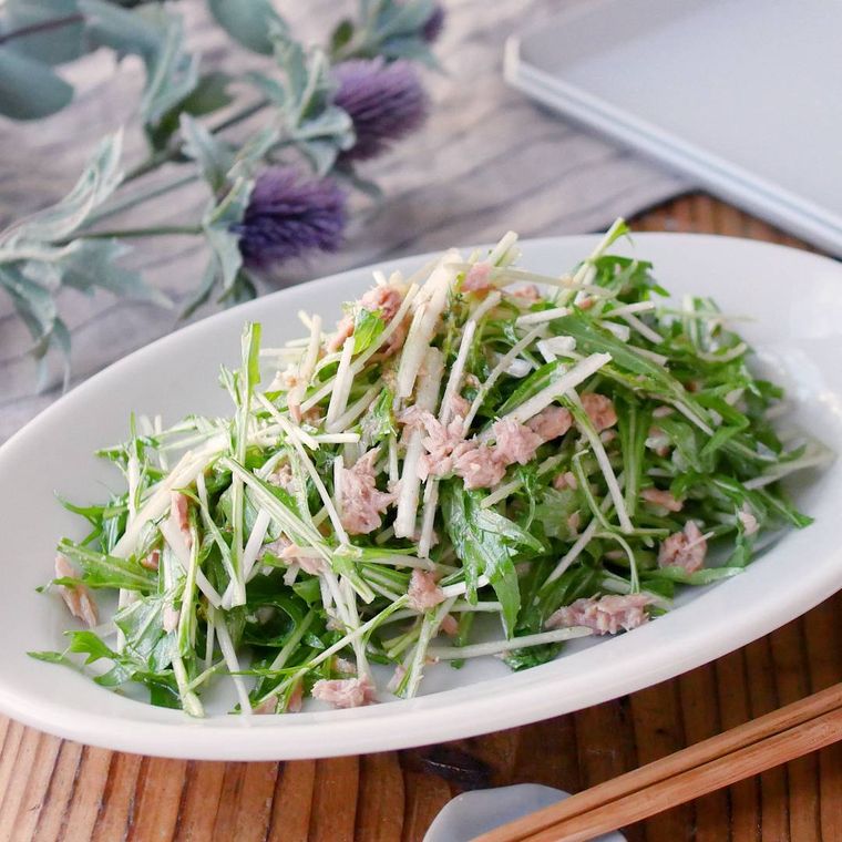 皿に盛られた無限水菜