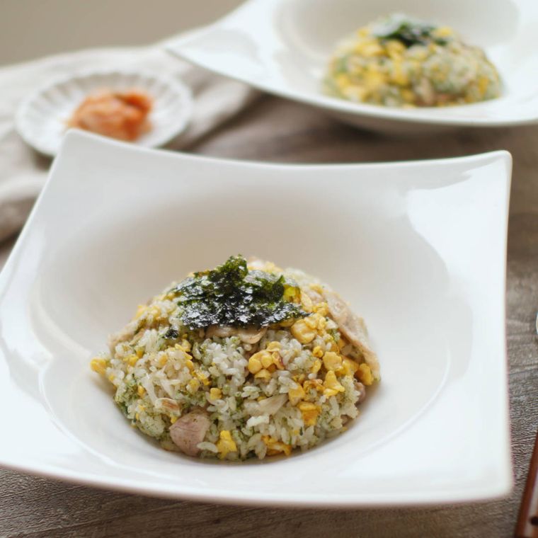 お皿に盛られた塩豚チャーハン