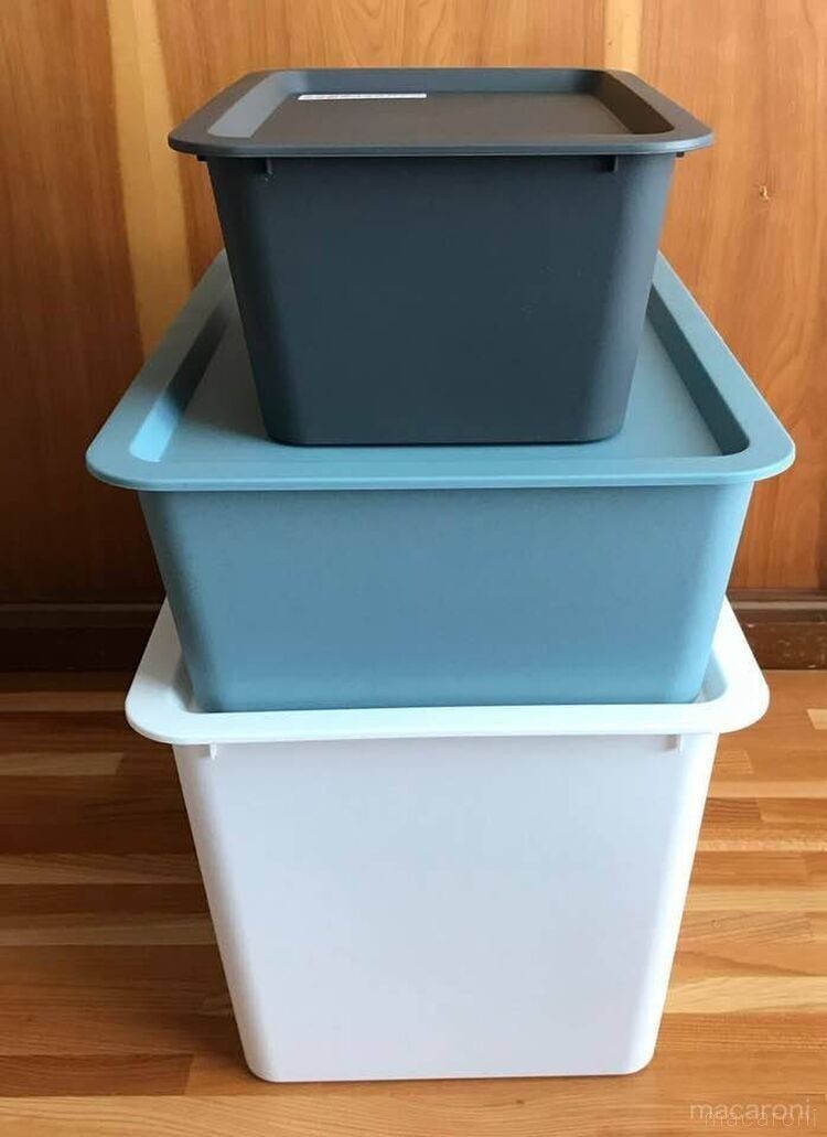 サイズ違いのボックスが積み重ねられている