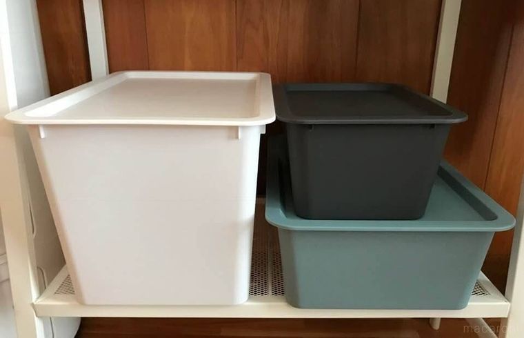 サイズ・色が異なるボックスが複数置かれている