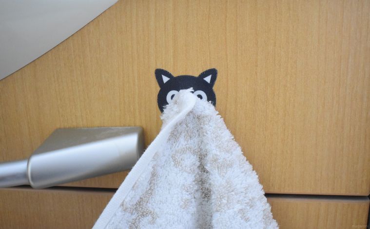 洗面所のキャッチフックにタオルを引っ掛けたところ