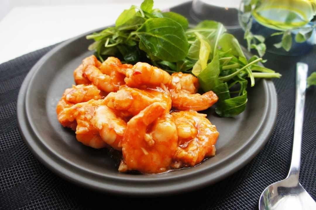 食感プリプリ！豪華エビチリの基本の作り方と簡単レシピ7選 - macaroni