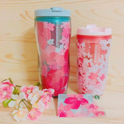スタバマニアが大公開！9年間の歴代「さくらタンブラー」コレクション