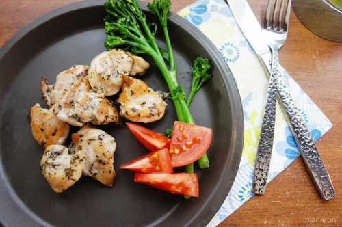 絶品バジルチキンの作り方 漬けて焼くだけで超簡単 Macaroni