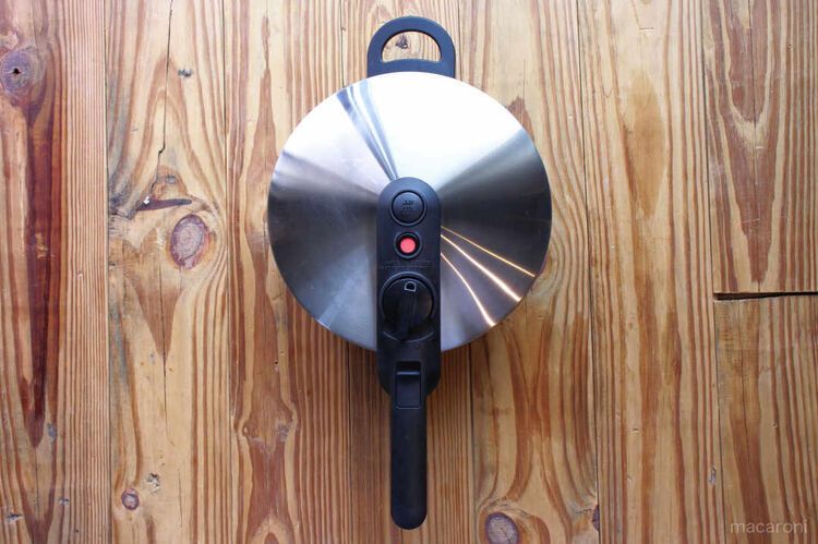 ツヴィリングのエコクイック 圧力鍋 3.0L。