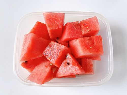 スイカのおいしい保存方法 期間 常温 冷凍 カット後の賞味期限 2ページ目 Macaroni スイカのおいしい保存方法 期間 常温 冷凍 カット後の賞味期限 2ページ目 Macaroni