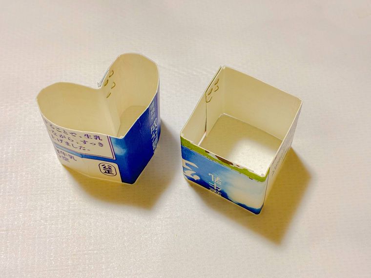 牛乳パックで作ったハートと四角形のクッキー生地