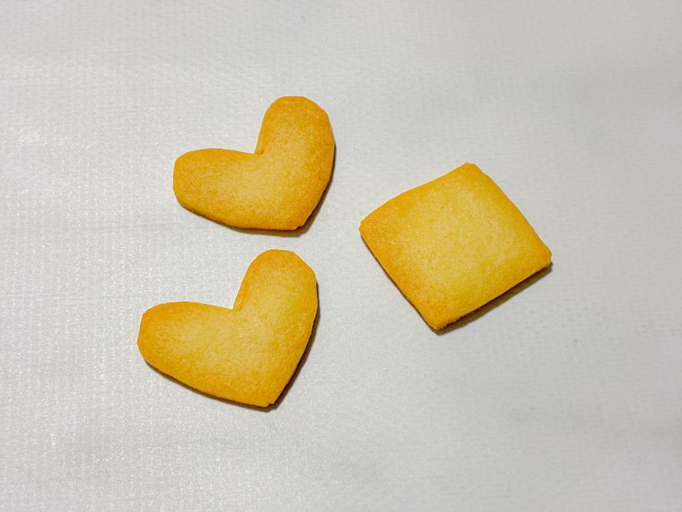 牛乳パックで抜いたクッキー