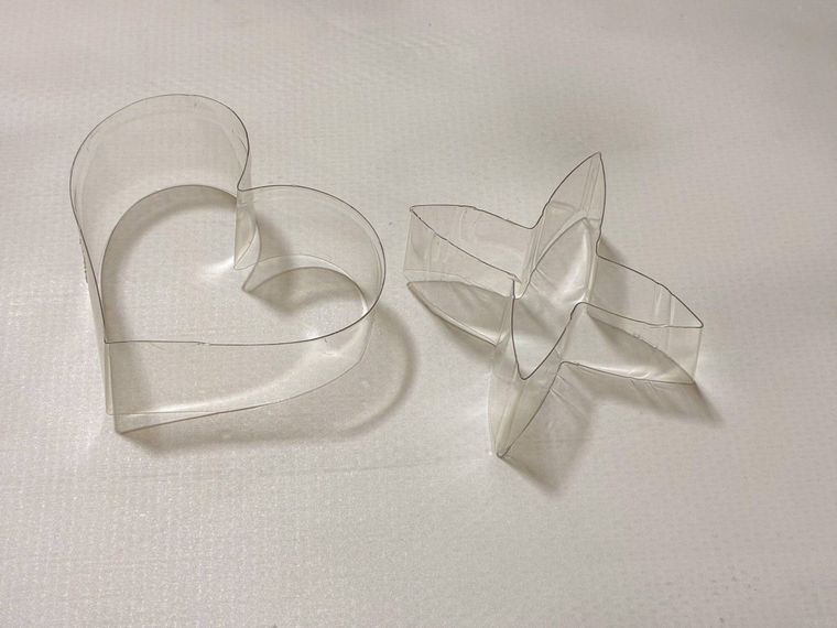 ペットボトルで作ったハートのクッキー型