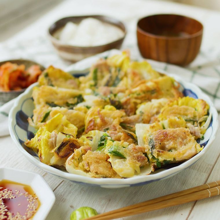 皿に並んだ白菜チヂミ