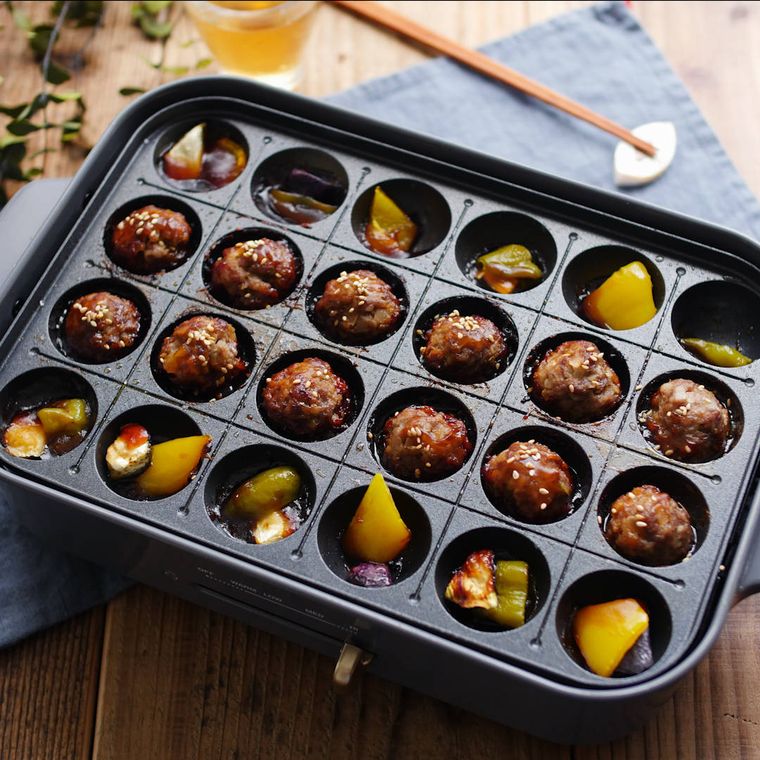 ホットプレートに入った肉団子