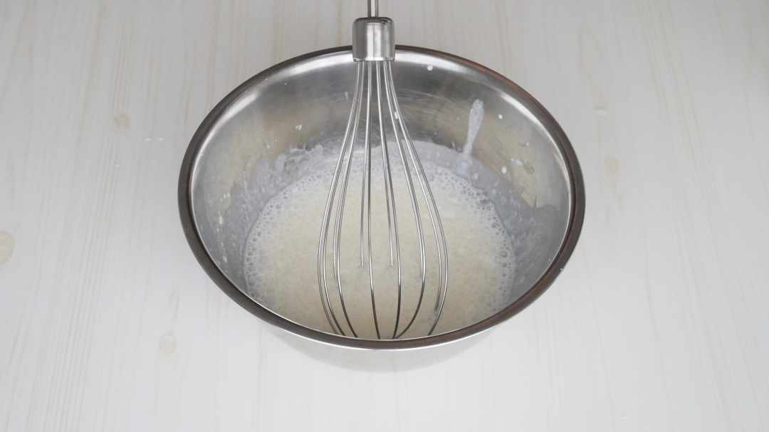 まるで本物!? ソムリエ流「目玉焼き風ケーキ」のレシピの画像