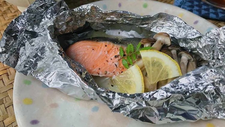 サーモンのホイル焼きの作り方 簡単 時短でパパッと完成 Macaroni