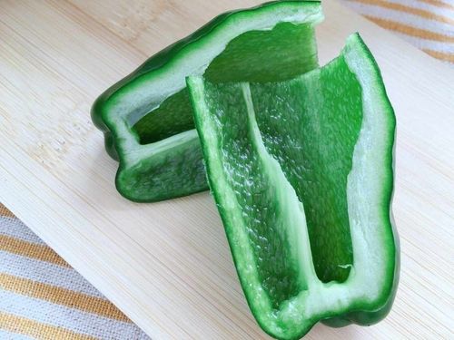 切り方で味が変わる ピーマンの切り方 5種類を解説 Macaroni