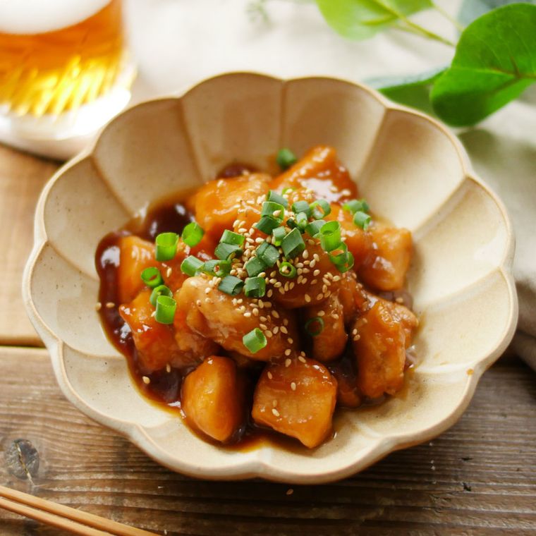 和皿に盛られたてりぽんチキン