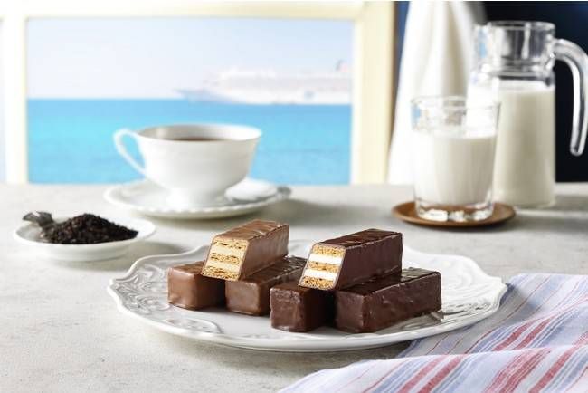 パイ菓子をチョコレートで包んだミルフィーユ