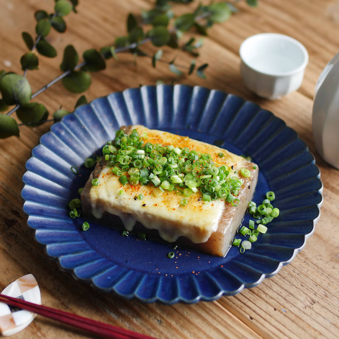 トースターで簡単 とろ りチーズのピリ辛こんにゃくステーキ Macaroni