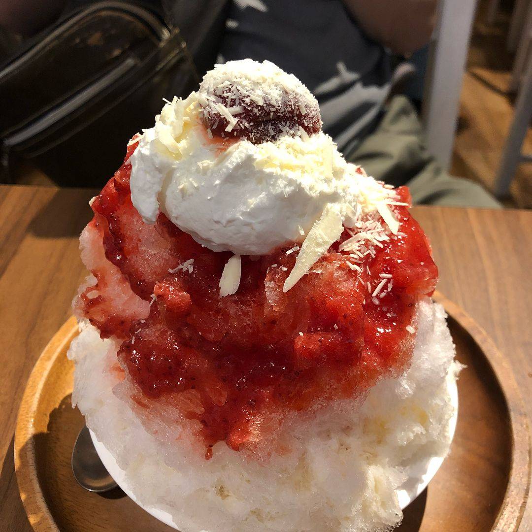 巨大生チョコドーン！東京「ボンヌカフェ ヌック」のかき氷に目がテン