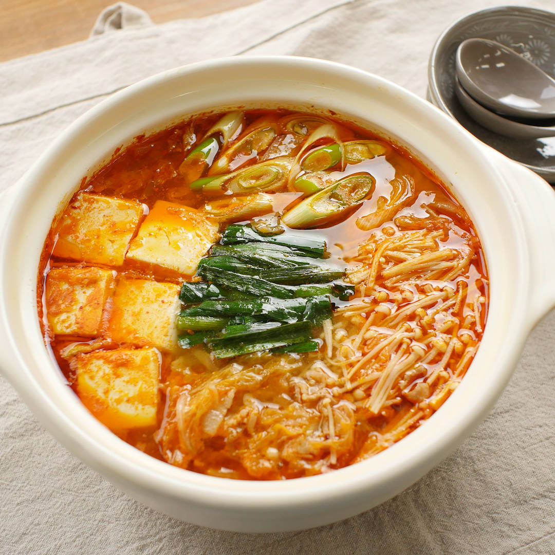 鍋料理のレシピ25選。ピリ辛、あっさり、こってりの味付け別 - macaroni