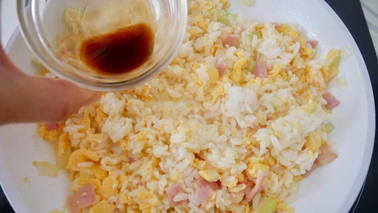 たまごソムリエが教える。究極の「卵チャーハン」の作り方の画像