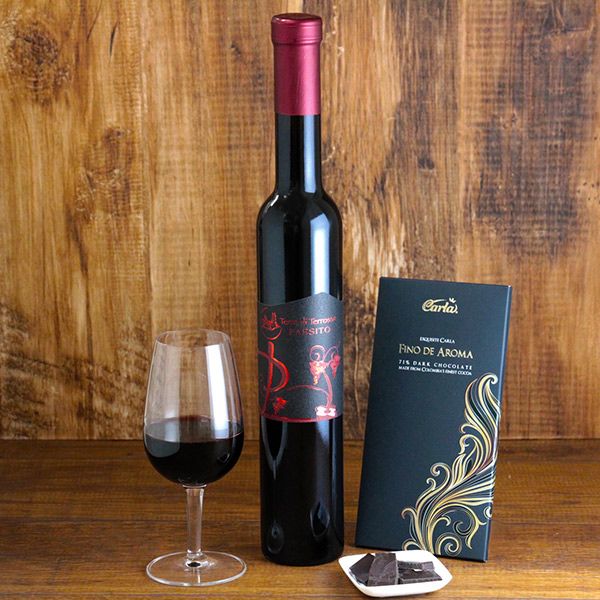 ワインがつがれたワイン