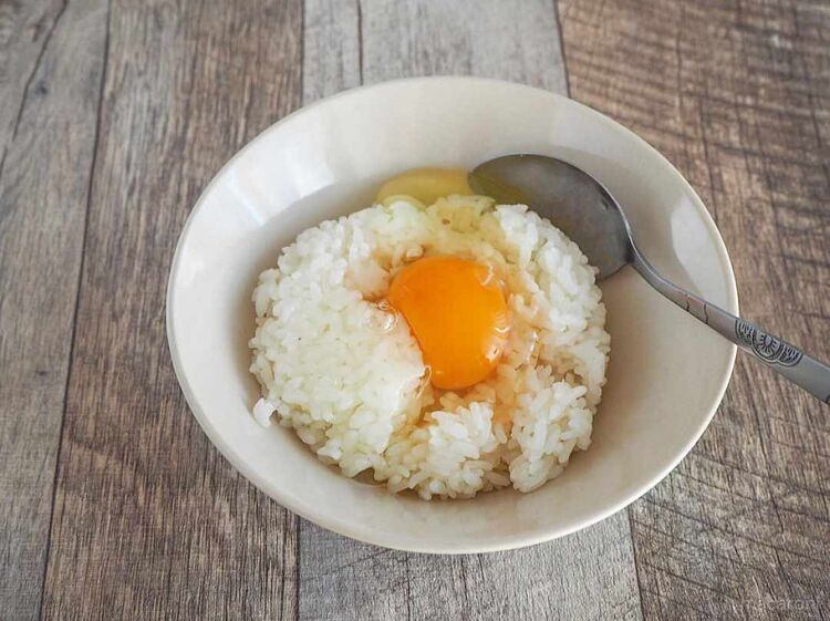 進化した卵かけごはん。うわさの「TKGY」の作り方 - macaroni