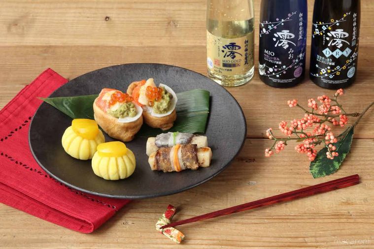 お皿に盛り付けられたお正月料理