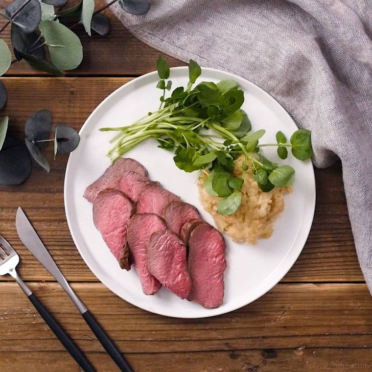 低温で焼くローストビーフの調理例