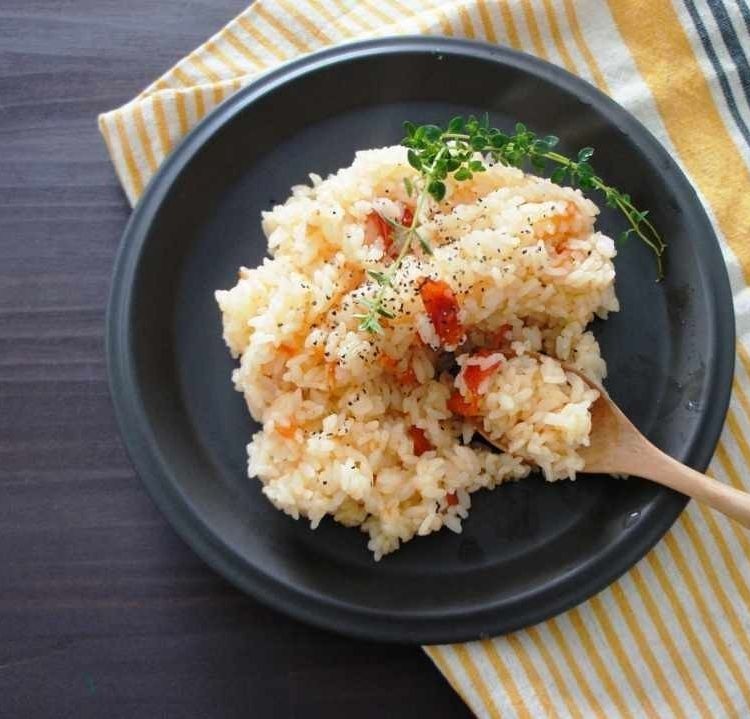 炊飯器に丸ごとポンっ トマトご飯の作り方 アレンジ7選 Macaroni