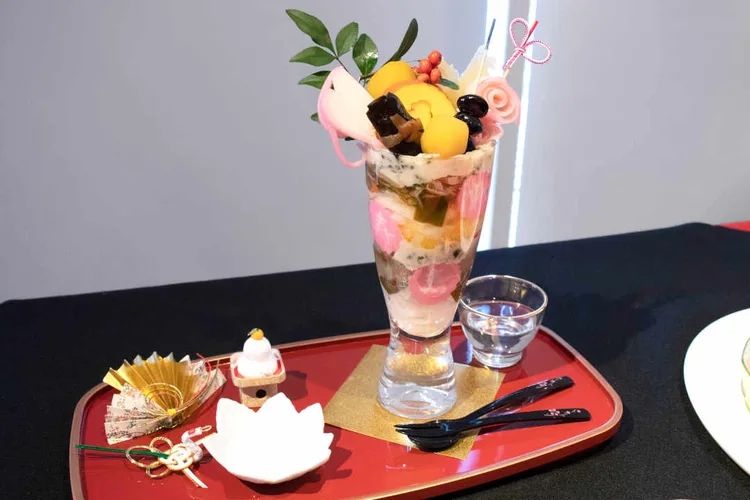 豪華なおせちがこの値段!ローソンストア100の「100円おせち」が本格派の画像