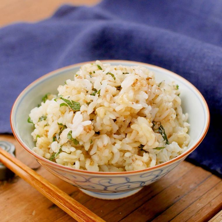 混ぜるだけでやみつき大葉とおかかのまぜごはん